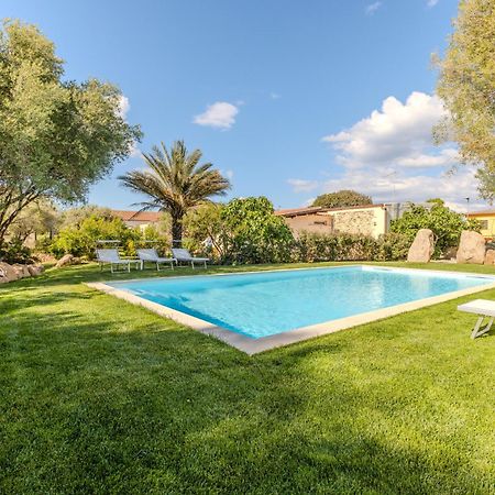 Stazzo San Teodoro Piscina Condivisa Apartment Bagian luar foto